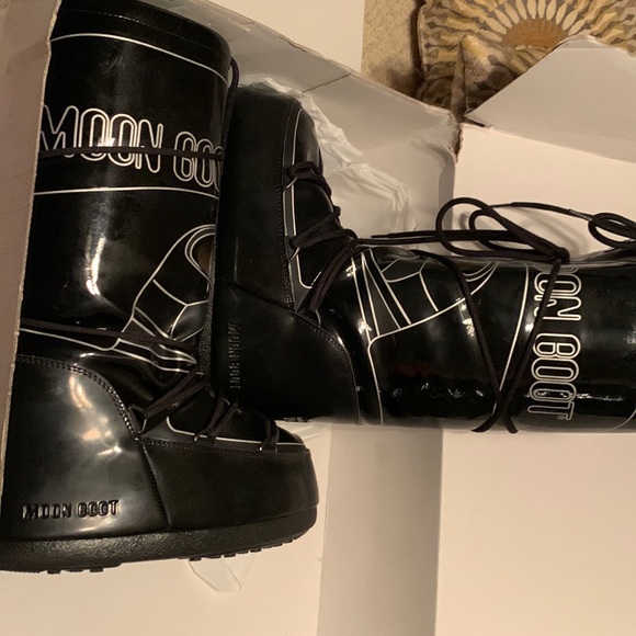 Star Wars limited edition moon boots - Picture 8 of 8